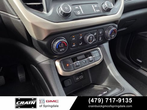 Used 2022 GMC Acadia Denali w/ Denali Ultimate Package AWD/4WD image 18