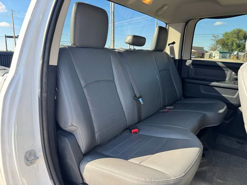 Used 2017 RAM 2500 Tradesman w/ Chrome Appearance Group image 13