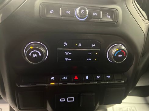 Used 2021 Chevrolet Silverado 1500 Custom image 19