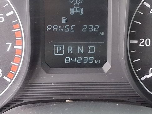 Used 2017 Nissan Titan S image 20