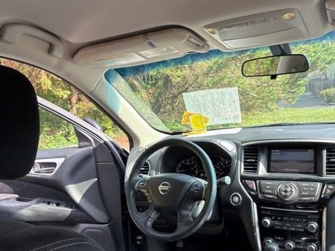 Used 2013 Nissan Pathfinder SV image 27