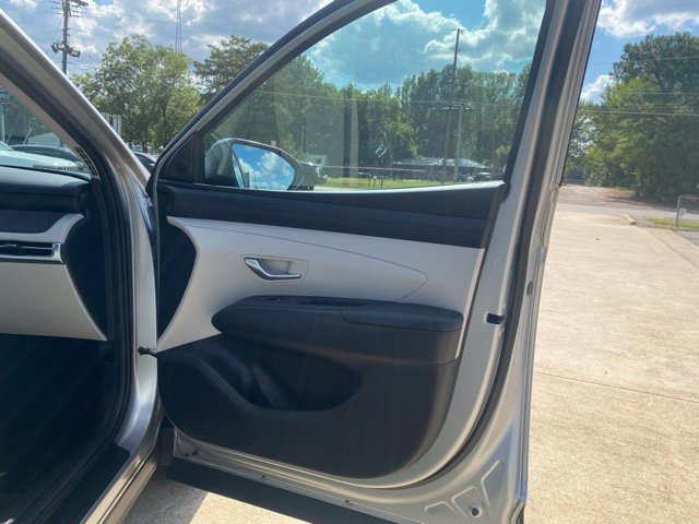 Used 2025 Hyundai Tucson SE AWD/4WD image 12