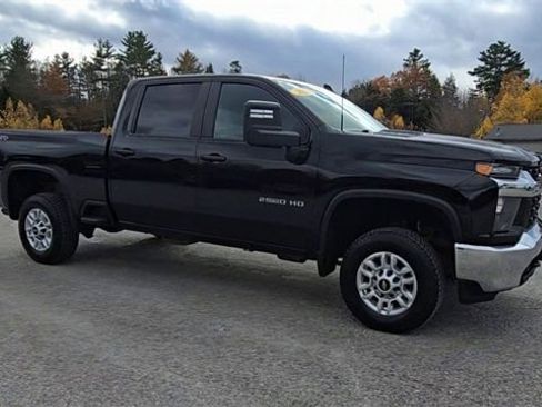 Used 2022 Chevrolet Silverado 2500 LT w/ Snow Plow Prep/Camper Package image 2