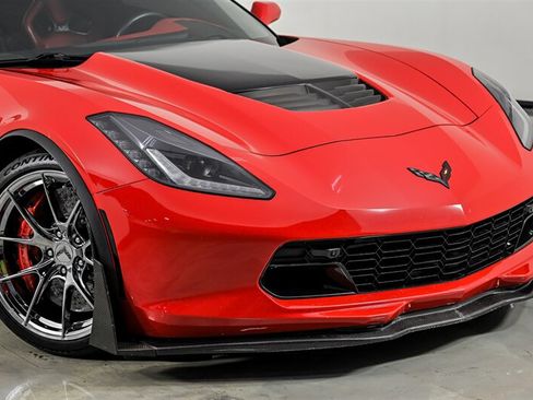 Used 2016 Chevrolet Corvette Z06 w/ 3LZ Preferred Equipment Group RWD image 2
