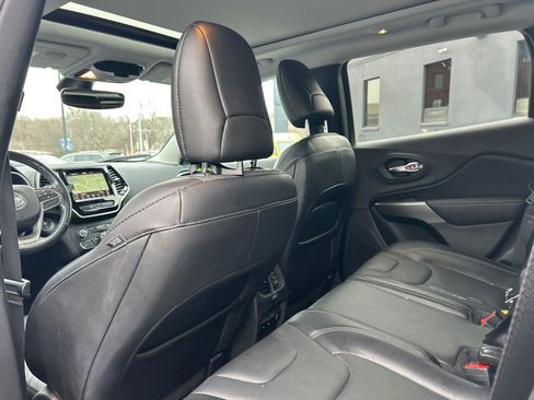 Used 2020 Jeep Cherokee Limited image 23