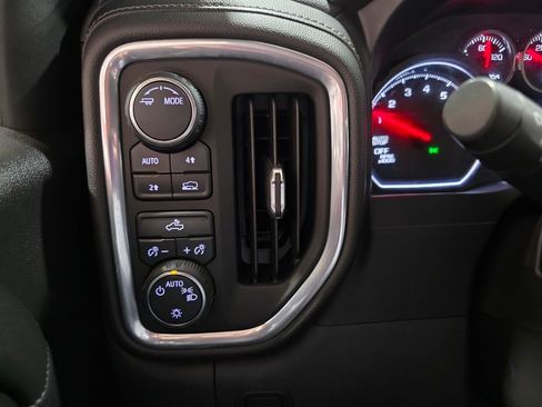 Used 2021 Chevrolet Silverado 1500 LT image 30