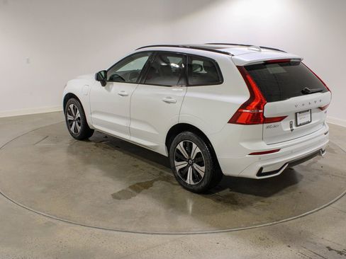 Used 2025 Volvo XC60 T8 Core w/ Climate Package image 3