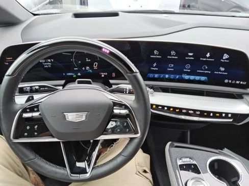 Used 2025 Cadillac Optiq Luxury 2 AWD/4WD image 4