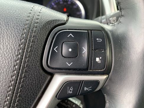 Used 2019 Toyota Highlander SE image 26