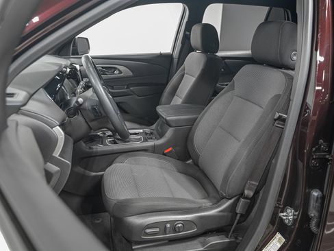 Used 2023 Chevrolet Traverse LT image 16