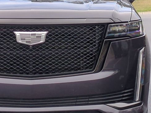 Used 2022 Cadillac Escalade Sport w/ Touring Package AWD/4WD image 6