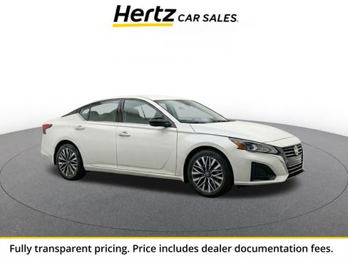 Used 2025 Nissan Altima 2.5 SV FWD image 1