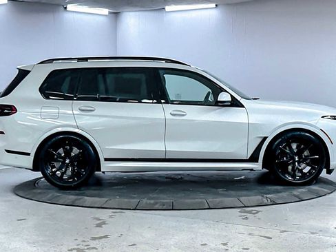 Used 2026 BMW X7 xDrive40i w/ M Sport Package image 8