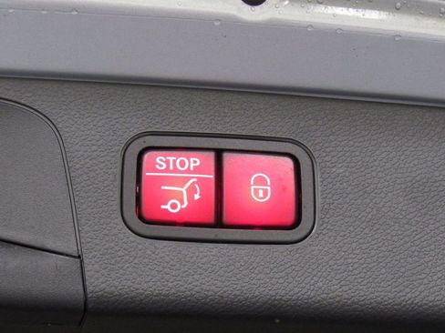 Certified 2022 Mercedes-Benz GLC 300 GLC 300 w/ Premium Package Lite image 23