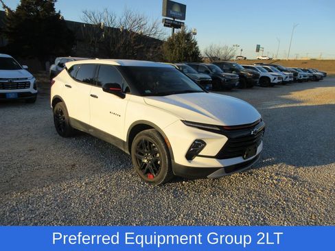 Used 2023 Chevrolet Blazer LT w/ Driver Confidence Package image 2