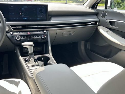 Certified 2025 Hyundai Sonata SE FWD image 22