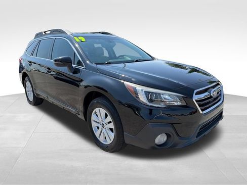 Used 2019 Subaru Outback 2.5i Premium AWD/4WD image 1