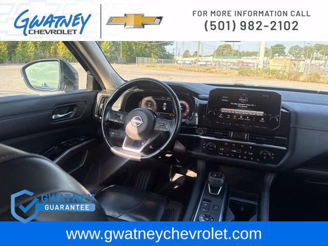 Used 2023 Nissan Pathfinder Platinum w/ Cargo Package AWD/4WD image 27