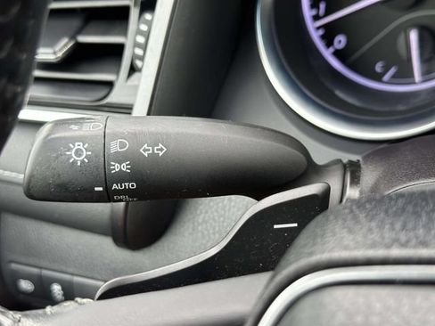 Used 2018 Toyota Camry SE FWD image 26