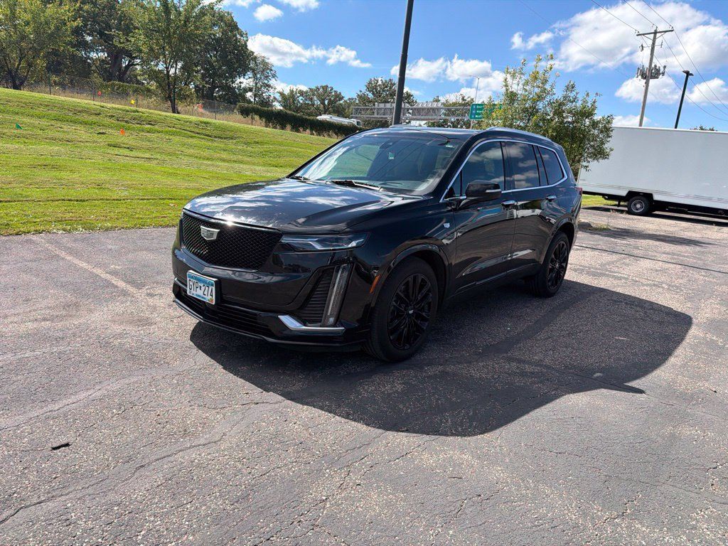 Used 2021 Cadillac XT6 Premium Luxury w/ LPO, ONYX Package AWD/4WD image 8