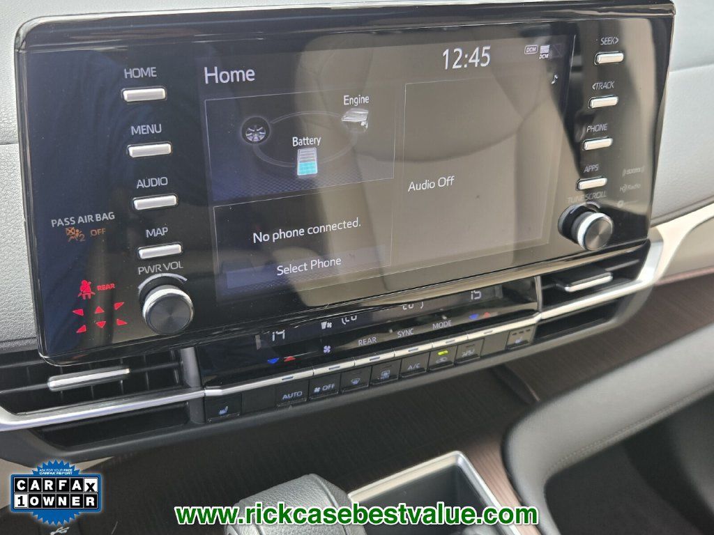 Used 2024 Toyota Sienna XLE FWD image 23