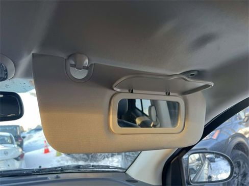 Used 2017 Jeep Compass Latitude image 31