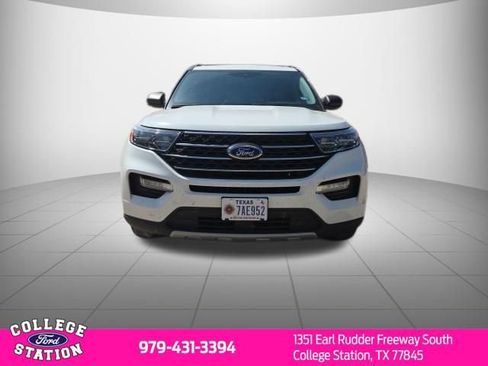 Used 2024 Ford Explorer XLT w/ Equipment Group 202A RWD image 2
