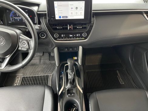 Certified 2023 Toyota Corolla Cross XLE image 13