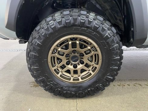 Used 2022 Toyota Tacoma SR5 w/ Trail Edition image 23