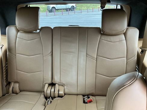 Used 2017 Cadillac Escalade Platinum AWD/4WD image 32