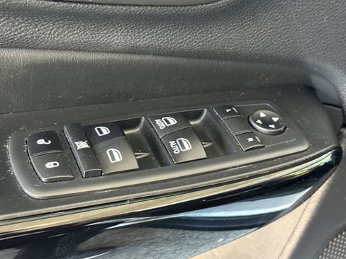 Used 2020 Jeep Cherokee Latitude Plus AWD/4WD image 13