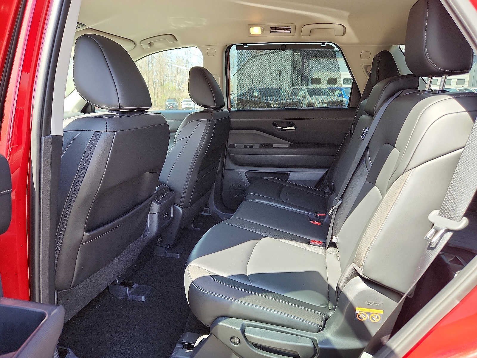 Used 2023 Nissan Pathfinder SL w/ Cargo Package AWD/4WD image 10