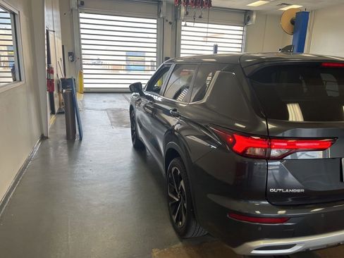 Used 2024 Mitsubishi Outlander SE image 5