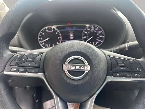 Used 2025 Nissan Sentra SV FWD image 6