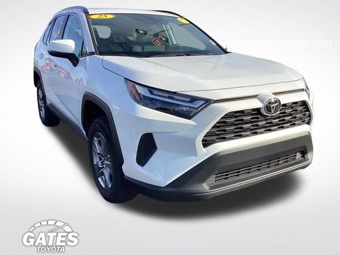 Used 2025 Toyota RAV4 XLE AWD/4WD image 1