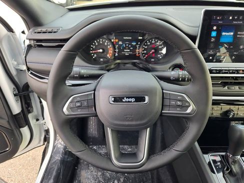 New 2026 Jeep Compass Latitude image 28