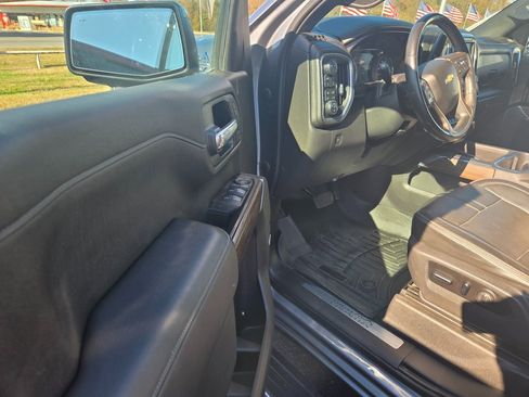 Used 2021 Chevrolet Silverado 1500 High Country w/ Technology Package image 6