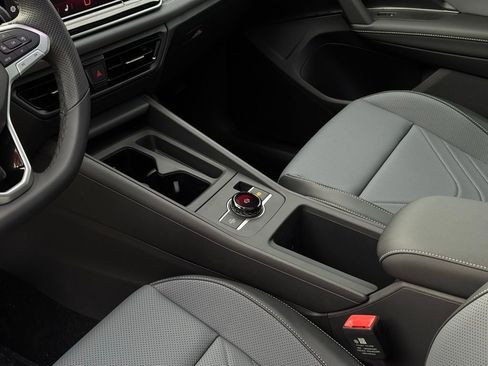 New 2026 Volkswagen Tiguan SE R-Line image 21