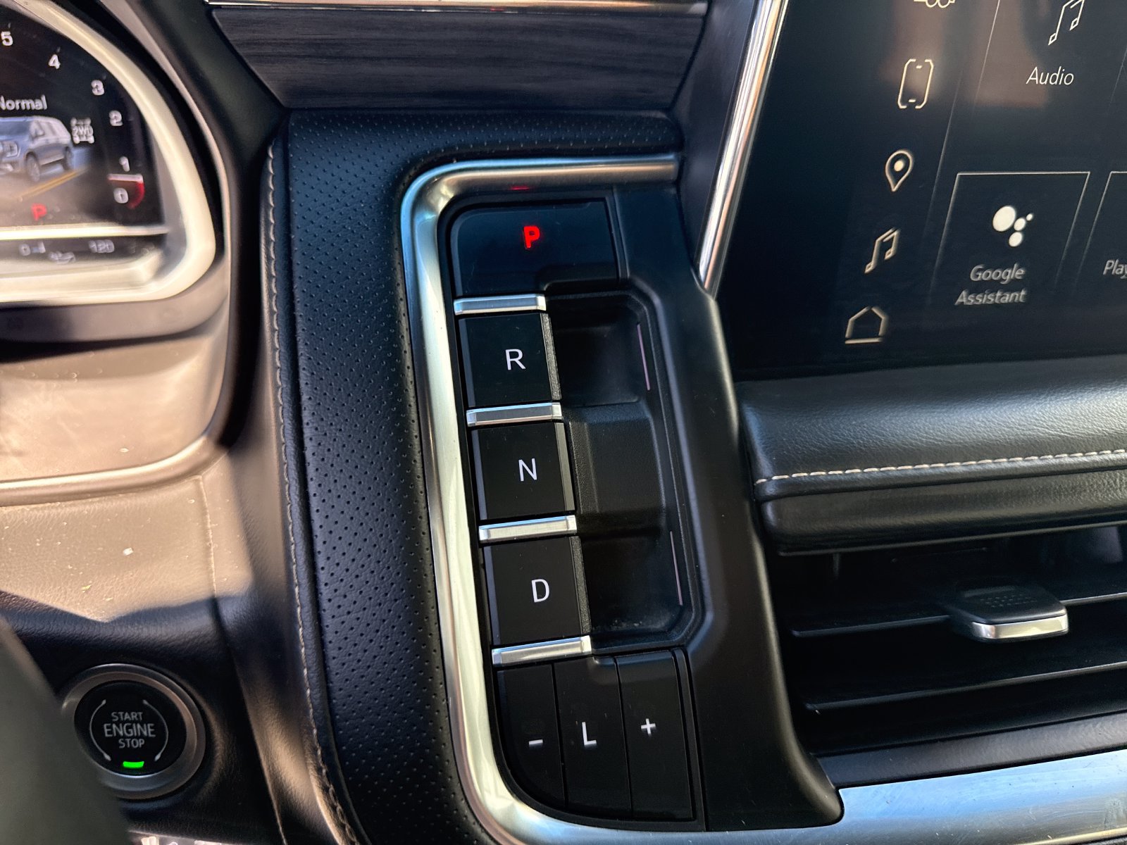 Used 2023 GMC Yukon SLT w/ SLT Luxury Package AWD/4WD image 24