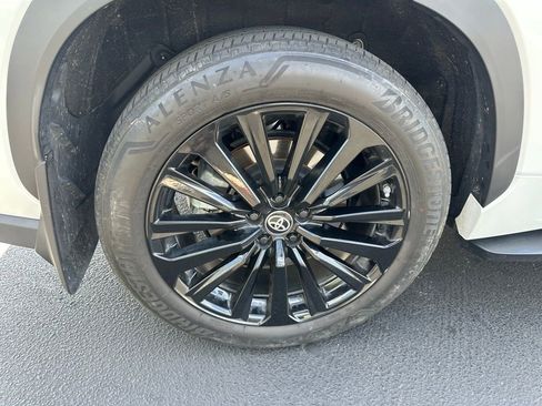 Used 2024 Toyota Highlander XSE image 5