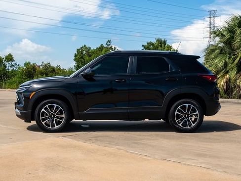 Used 2024 Chevrolet TrailBlazer LT w/ Convenience Package AWD/4WD image 5