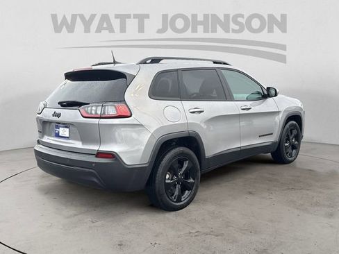 Used 2019 Jeep Cherokee Latitude Plus AWD/4WD image 5