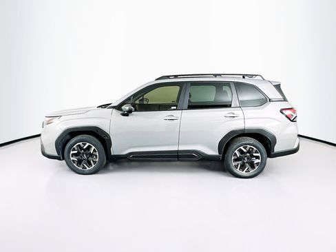 Used 2025 Subaru Forester Premium w/ Convenience Package #1 image 4