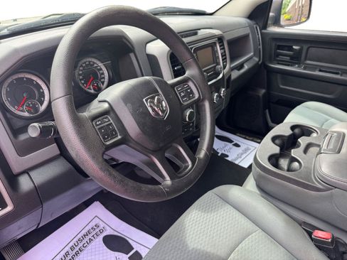 Used 2017 RAM 1500 Express AWD/4WD image 3
