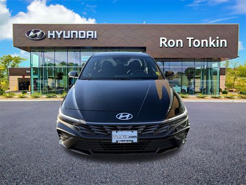 Certified 2025 Hyundai Elantra Sport image 3
