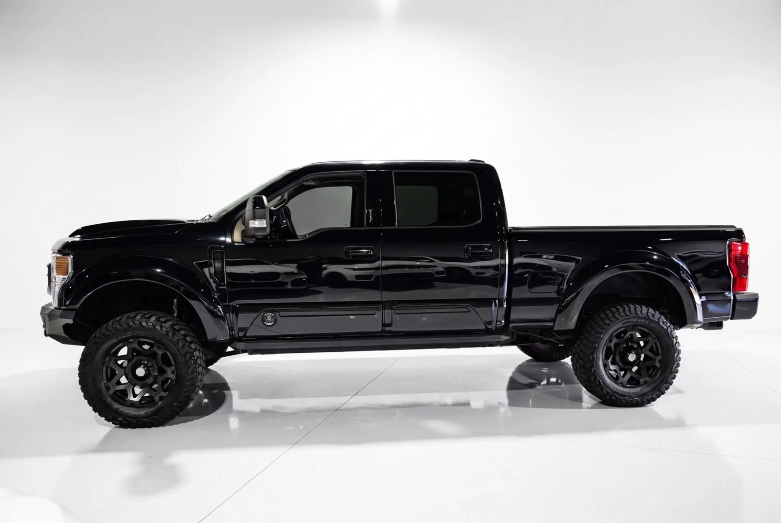 Used 2020 Ford F250 Lariat w/ Lariat Ultimate Package AWD/4WD image 4