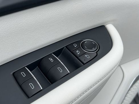 New 2025 Buick Enclave Avenir image 16