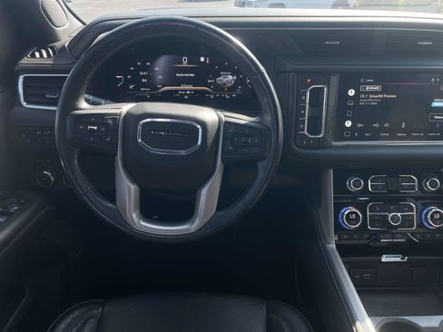 Used 2022 GMC Yukon Denali AWD/4WD image 16
