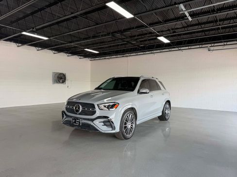 Used 2024 Mercedes-Benz GLE 450 4MATIC image 2