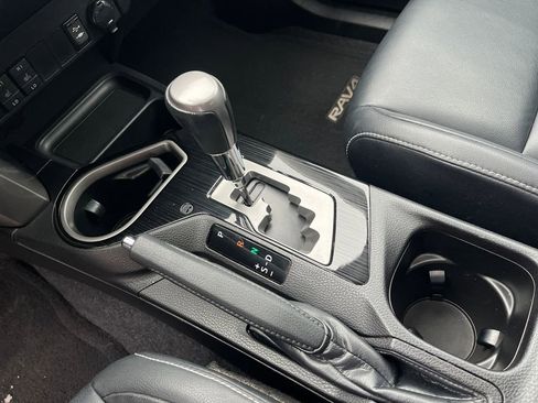 Certified 2016 Toyota RAV4 Limited image 24